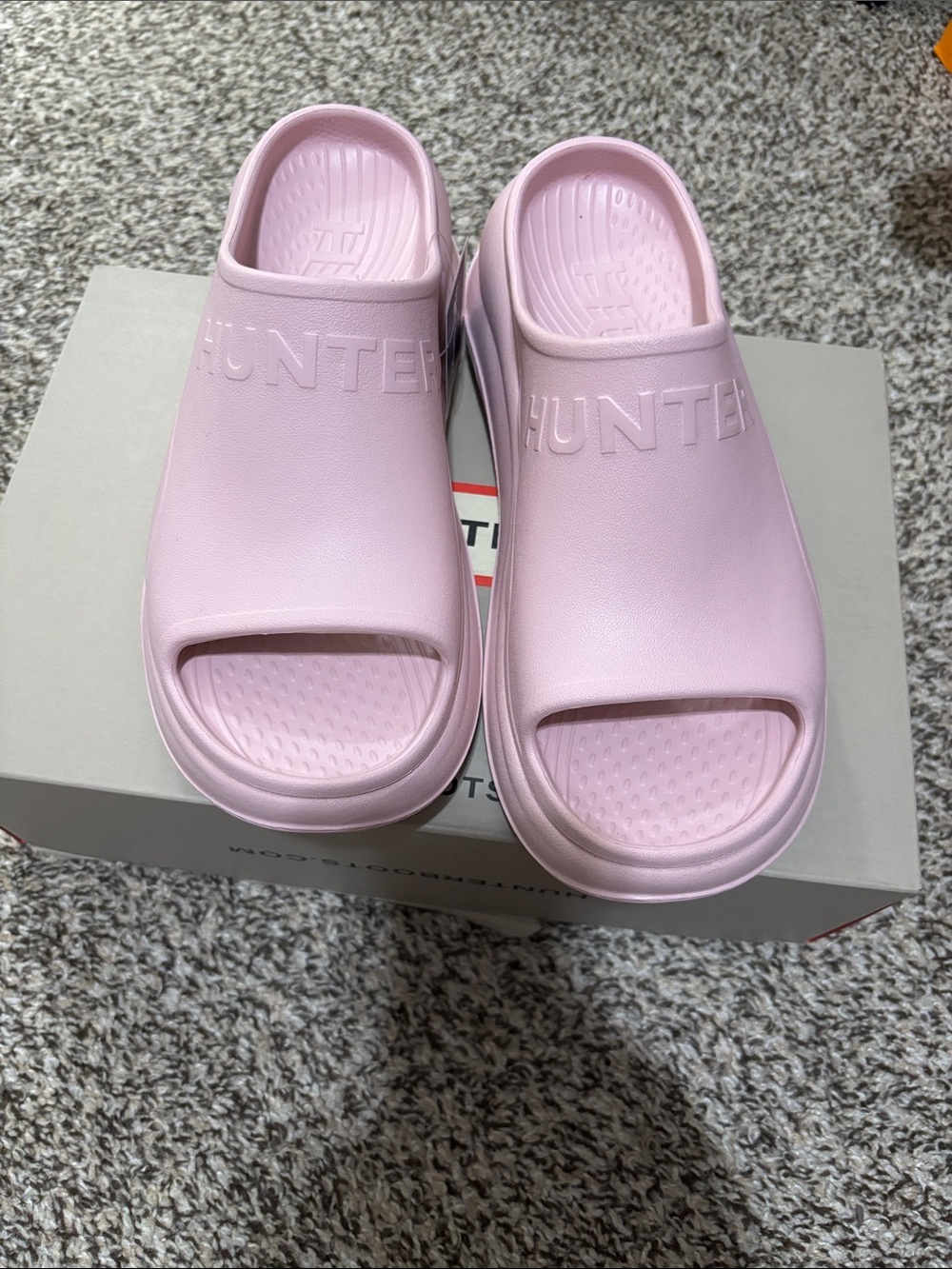 Hunter Pastel Pink Slide Clogs with Embossed Logo